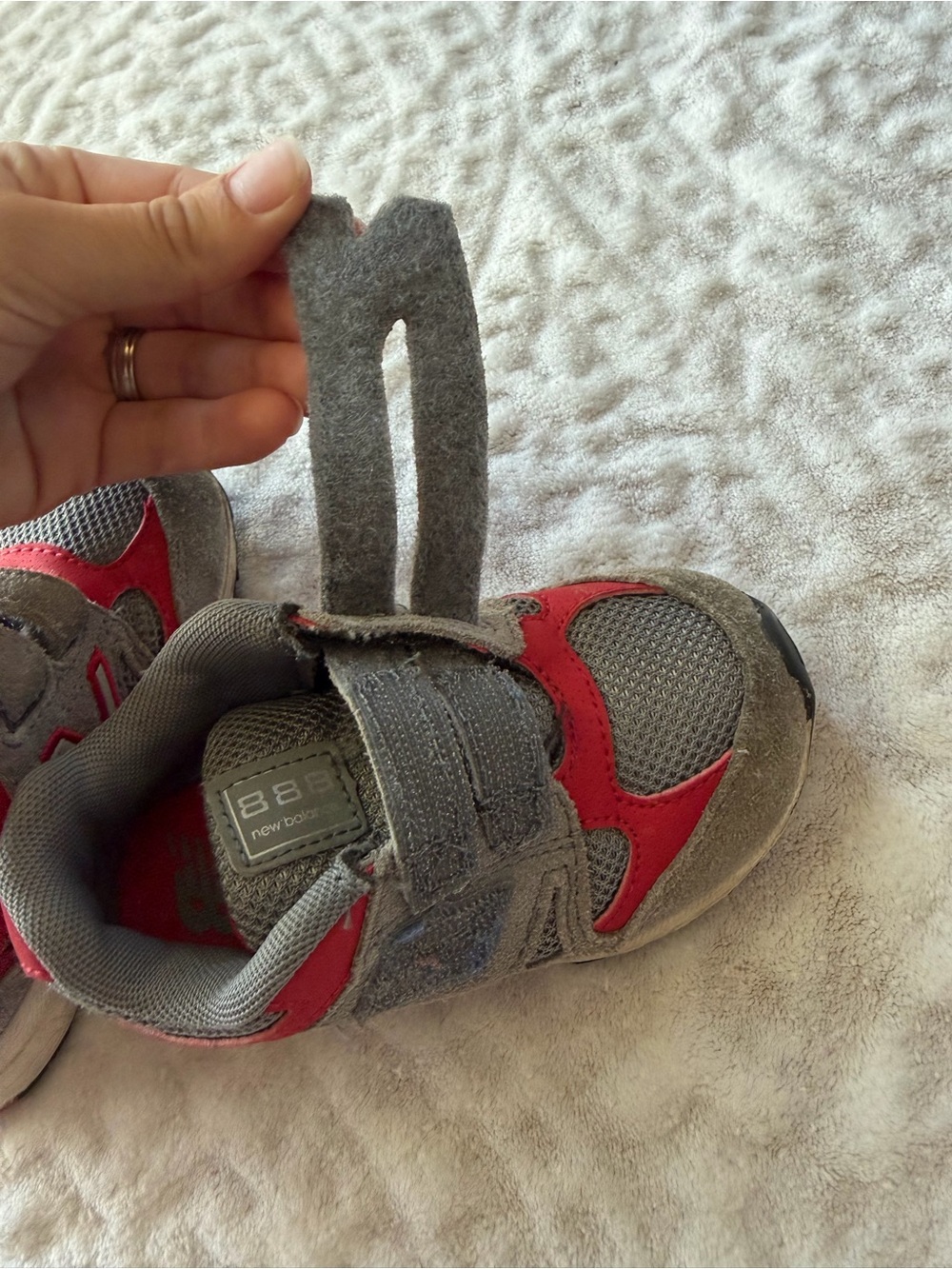 New Balance 888 Toddler Shoes Size 6.5 Gray Red Hook & Loop Sneakers KV888GRI - Picture 4 of 7